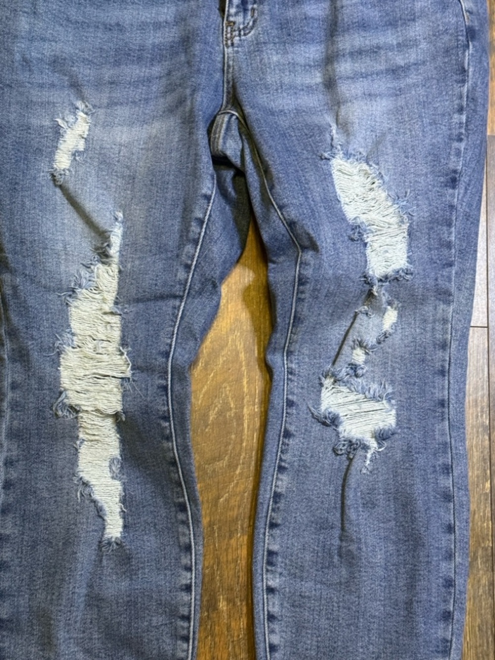 Judy Blue Jeans Relaxed Fit Distressed Jeans Stretchy Blue Denim Casual Size 14W - Picture 2 of 7